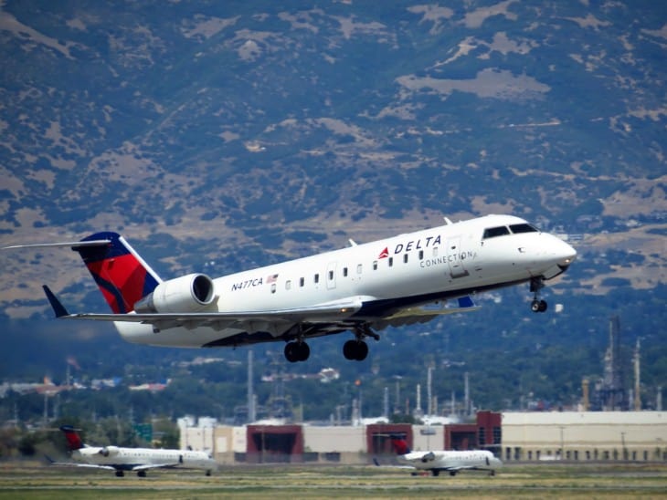 Delta Connection Bombardier CRJ 200 N477CA