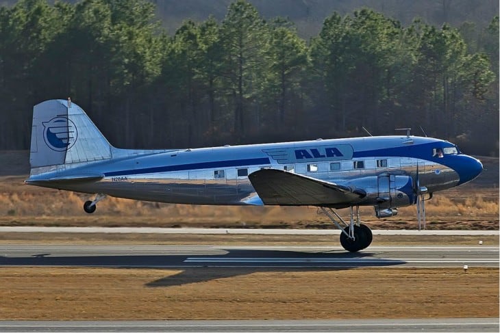 N28AA Douglas DC 3 ALA