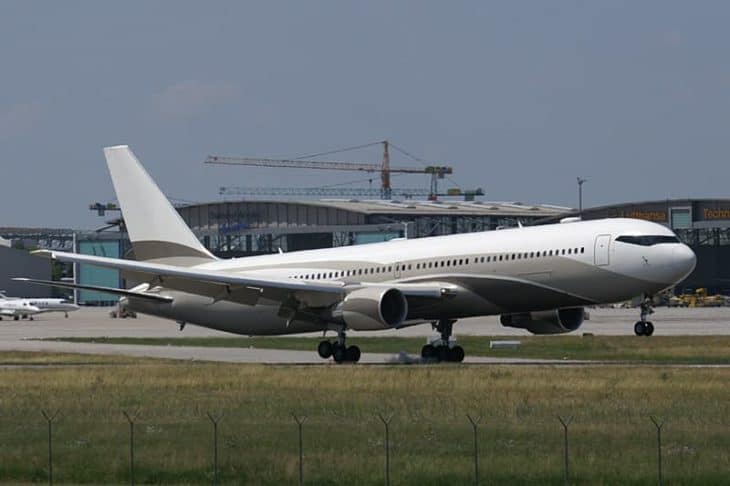 Roman Abramovich Boeing 767 Takeoff